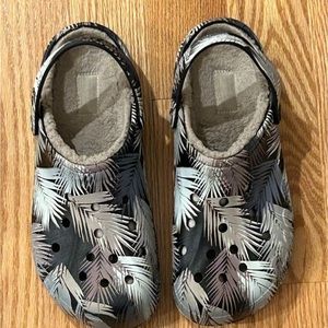 Crocs ( New)
